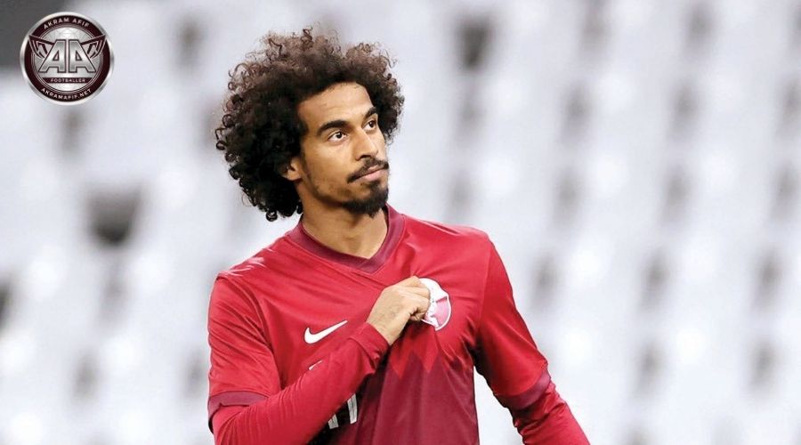 أكرم عفيف: السيرة الذاتية، النشأة العائلية والجذور الثقافية البيئة الثقافية والاجتماعية في الدوحة: مهد الموهبة